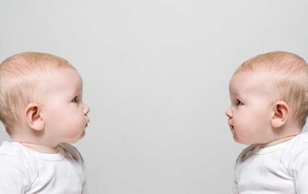 两个月宝宝频繁吐奶的因是什么?